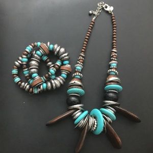 Necklace and bracelet set